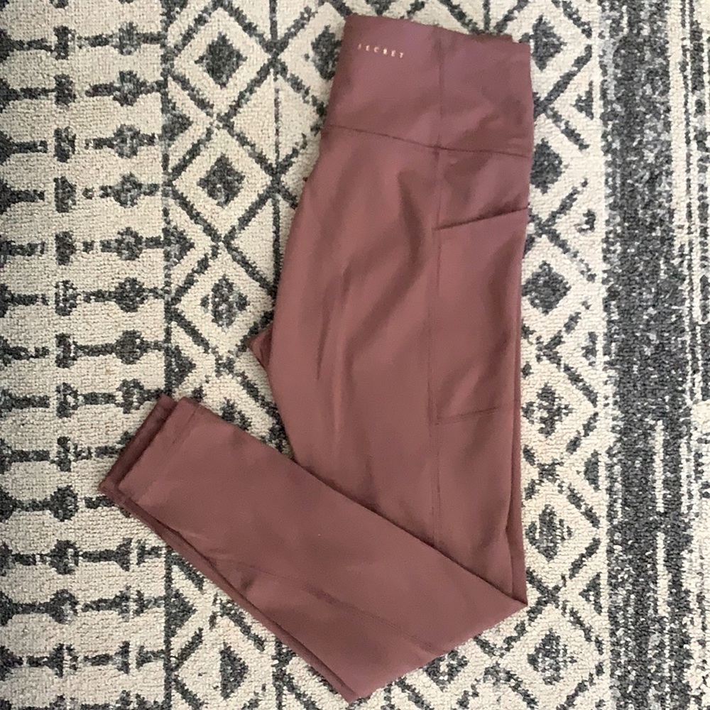 Victoria’s Secret leggings with pockets